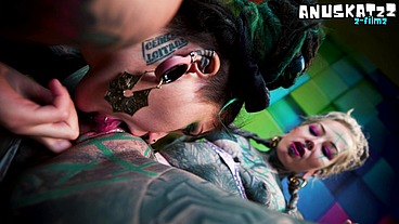 inexperienced tattooed hippie girl gets anal lesson from alternative pornstar