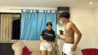 พี่ชายเย็ดตูดมือสมัครเล่นสาวละตินอายุ 18 ปี ร่านและอมครีมในรูทวารที่เลอะเทอะ