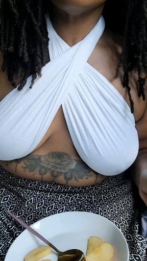 8 Minutes of Pure Goddess Sensual Eating — Organic Morning Pleasure