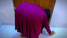 Big Ass Curvy Egyptian Hot Maid Stuck Under Chair Then I See Her Naked Ass & Start Masturbation