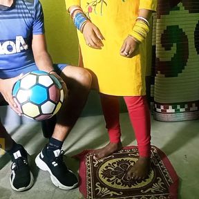 Soccer coach k bengali wife ki sath foot-baller Ka floor pe chudai