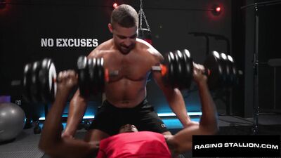 BBC Pumps Muscle Hunk Full Of Cock - Zod Blakk, Sean Xavier - RagingStallion