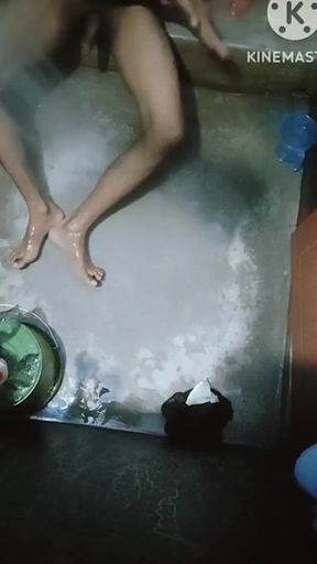 Bathroom Me Masti Time