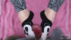 Quick blow job and foot job in the spring forest with pink hair girl