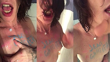 La cession dediboobs m’a excitée Je suce mon gide sous la douche pendant ...