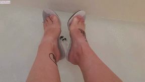 High Heels Seduction In The Bathtub wmv