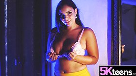 Sofia Lee's Curvy Body Takes on a Hardcore 5K Teens Blowjob