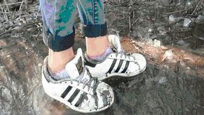 Sneakers and socks completely soaked WMV (920x1080) FHD