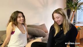 ”Ersties - Kara X und Zoe B - lesbisches Date mit Muschi lecken und mehr”