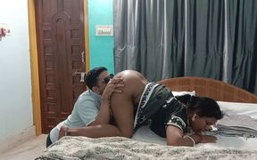 Young Neighbour Hot Sex and Pussy Eating Full Masti with Bhabhi When She Wearing Saree