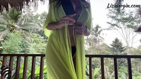 Stepmom gets a Shaking orgasm