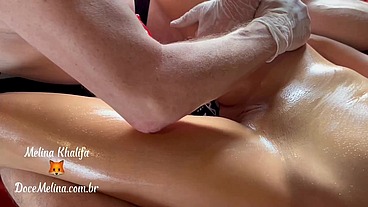 Mel Khalifa faz massagem Tântrica