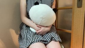 リクエスト動画6ぬいくるみを抱えなから25分おしっこを我慢する少女
