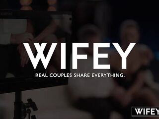 WIFEY Hawt Taut Hotwife Hannah Takes A 12-Inch BBC, Her Spouse Approves