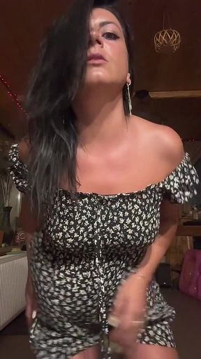 Dancing in My Sexy Jumpsuit - Feeling the Music, Feeling Myself