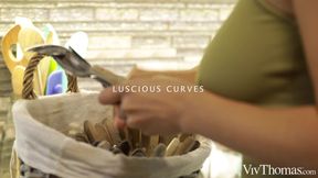 Luscious Curves - Ophelia Dust & Stella Cardo