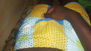 Domowy ekstremalny klip z naoliwionymi nastolatkami, wielkim czarnym kutasem i wielkim kutasem ru*chanym w dupę