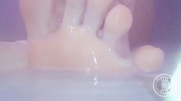 Washing and tickling my Feet in the Bathub!