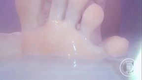Washing and tickling my Feet in the Bathub!