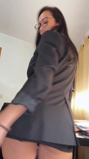 Hotty milf latina wife takes control