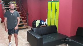 sex bareback in backroom at open mind club barcelone