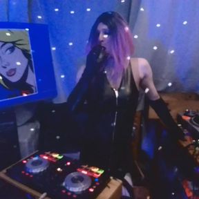 TITS &amp; TECHNO - who would watch this on weekly livestream?