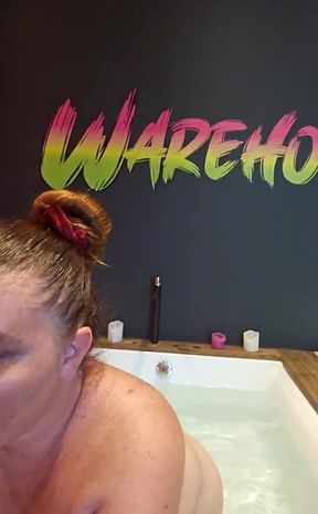 Cum join me in the bath at Warehouse-X ! I have toys! I will bring my ass if you bring you