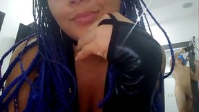 SARITACOKETA PREPARA SUS NALGAS PARA EMPEZAR A FOLLAR. EL MACHO LA ESPERA Y LE PREGUNTA SI YA ESTA LISTA PARA INICIAR. PORNO REAL CASERO
