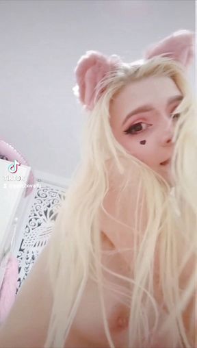 Catgirl poses in tik tok 18+