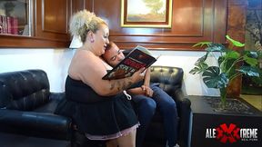 MI TIA ME LEE LOS CUENTOS QUE TIENE Y SUS FANTASIAS HACE QUE LA FOLLE