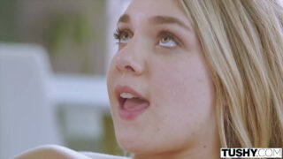 Blonde bombe Gabbie Carter med store naturlige pupper får rumpa knullet i doggy style av Markus Dupree før en ekkel anal creampie