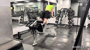 Picked up gym girl on first date and fucked her at a cafe