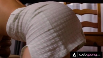 Teens Gone Wild: Hot Kitchen Pussy Feast