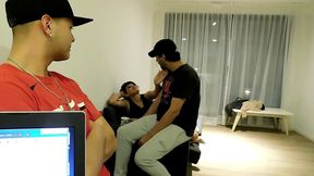 74, imperdible fiesta ,de vuelta en casa trio con mi hijastro y uno de mis maridos , capitulo 74