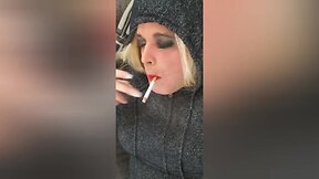 A Sissy`s Smoking Show: Unique Style & Attitude