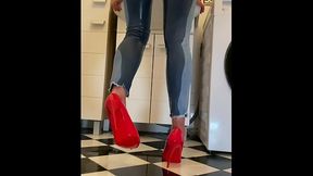 Desperate Wetting my Jeans and in my sexy Red HighHeels and play with