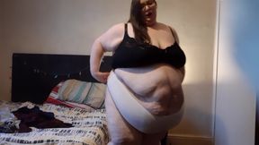 SSBBW BBW getting dressed frontal nudity