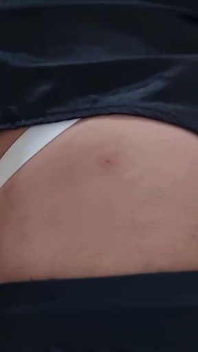 Anale E Sborrata | Strappa Gli Slip E Si Sega Velocemente Parlando Sporco (cazzo E Palle Con Un Carico Di Sperma)