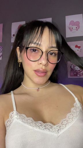 Natural teen teases her cute solo tits