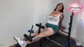 When I'm alone at the gym I take the opportunity to masturbate with my huge toy!