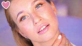 A Sexy Beauty Showed off Her Asshole and Then Took a Big Dildo in Her Mouth