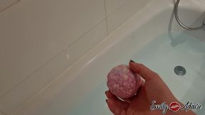 awesome orgasm in the bathtub - emily adaire ts jerks off