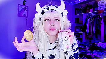 A little cow that loves milk and cookies &bull_ food porn &bull_ food &bull_ eating &bull_ comida &bull_ cow &bull_ cowsuite &bull_ blonde &bull_ ahegao &bull_ cute &bull_ girl &bull_ sweet girl &bull_ lovely &bull_ boobs &bull_ big boobs &bull_ bouncing