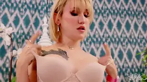 Slim Ladyboy Incredible Sodomy Movie
