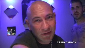 beau mec tatoute baise un passif