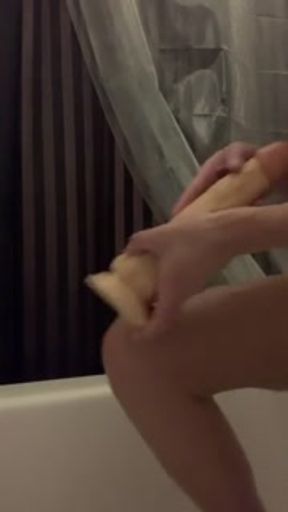 Watch me cum in the shower