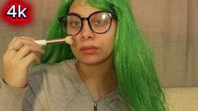 I show you how I do my makeup and how I apply lipstick in 4k.