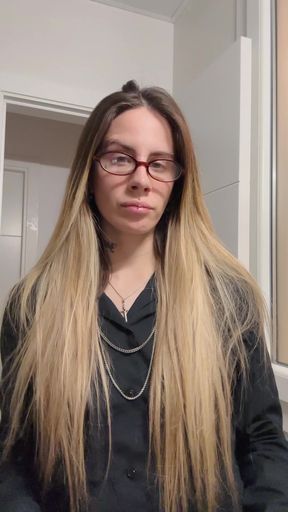 Amateur GF with big tits exposes her onlyfans content