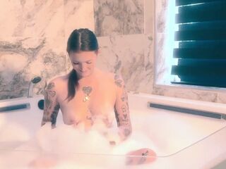 Bathroom Sex and Golden Shower for British Sweetheart