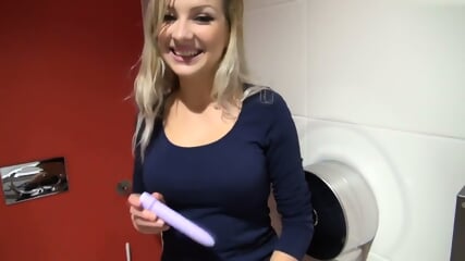 Vanessa Toilette Vollgespermt